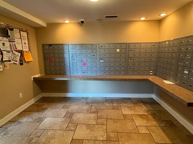60 Parkway Dr E #15A — Photo 27
