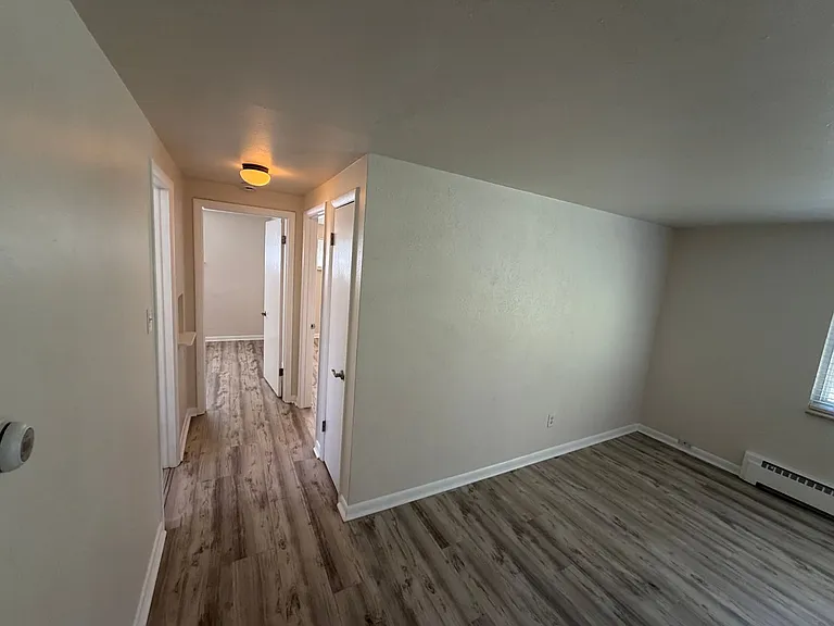 715 Moore St — Photo 14