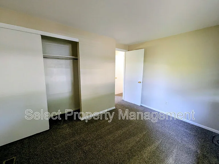 1419 Aberdeen Ln — Photo 13