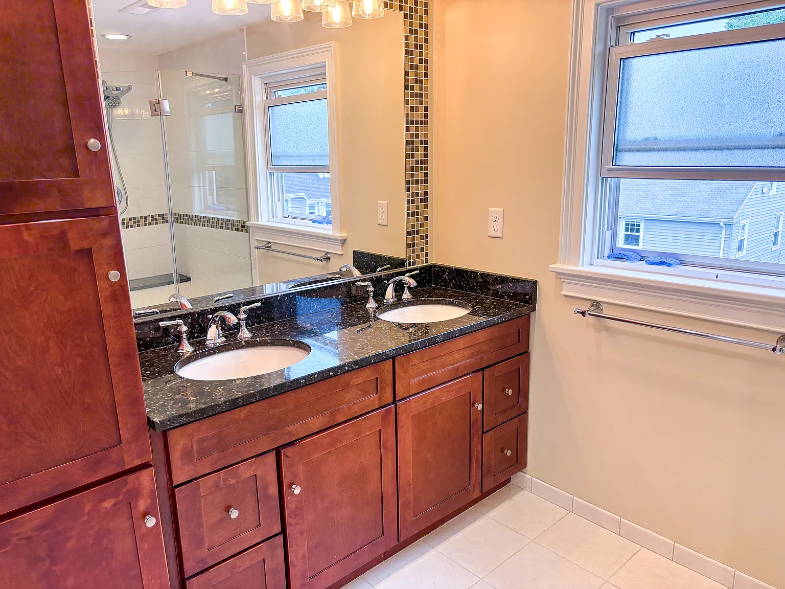 4 bed, 2479 sqft, $5,950 — Photo 3