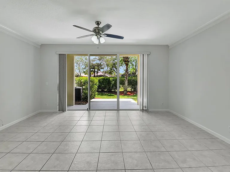 9917 Porta Leona Ln — Photo 2