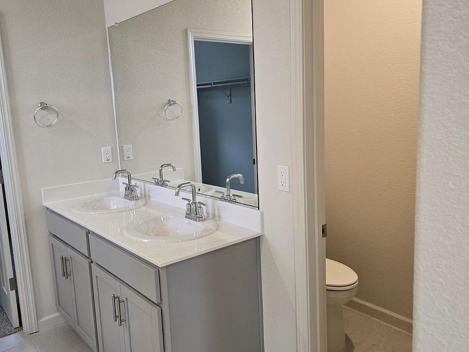 1st image of 6041 Woodlands Loop
