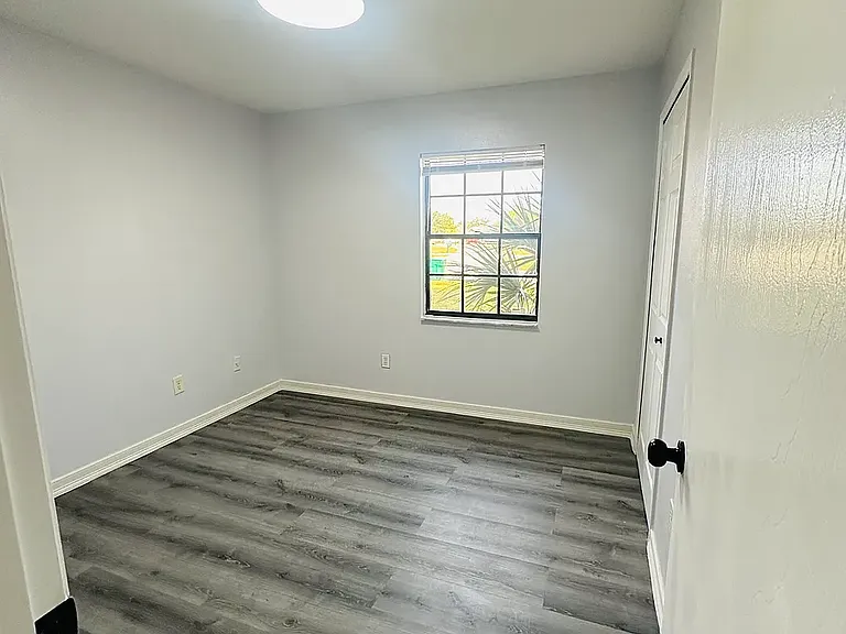 648 Pyramid Ave — Photo 46