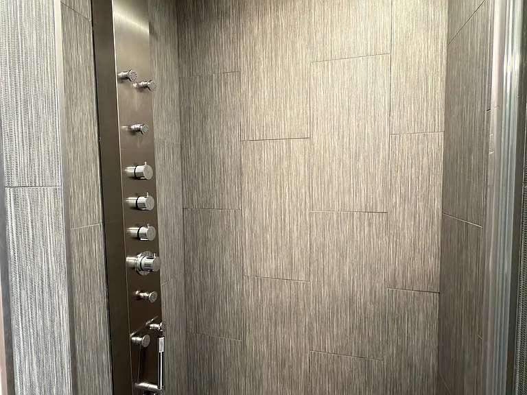 2129 Pine St #3R — Photo 10