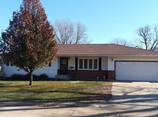 101 N Main St, Lenox, IA 50851