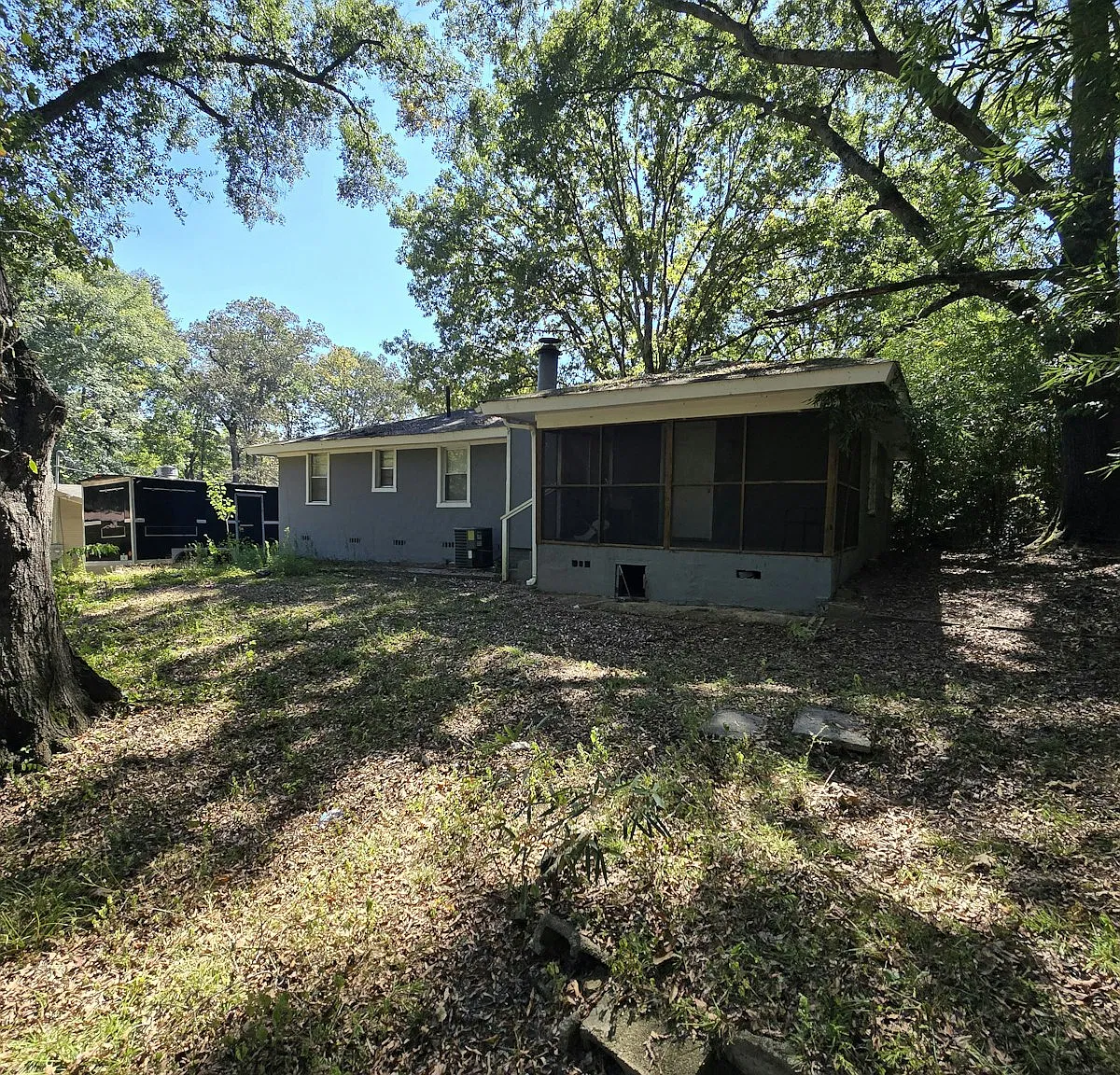 1529 Foster Avenue — Photo 2