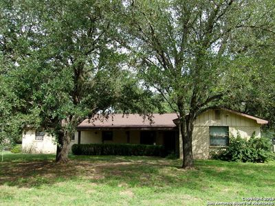 1268 Yellowstone St, Pleasanton, TX, 78064