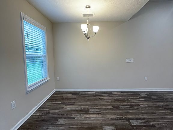 4th image of 2204 3rd Ave