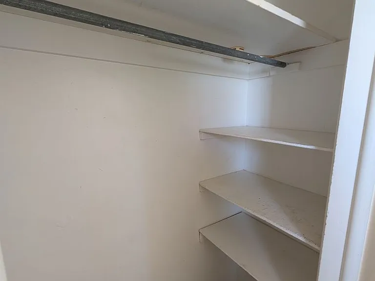 1010 E Main St — Photo 8
