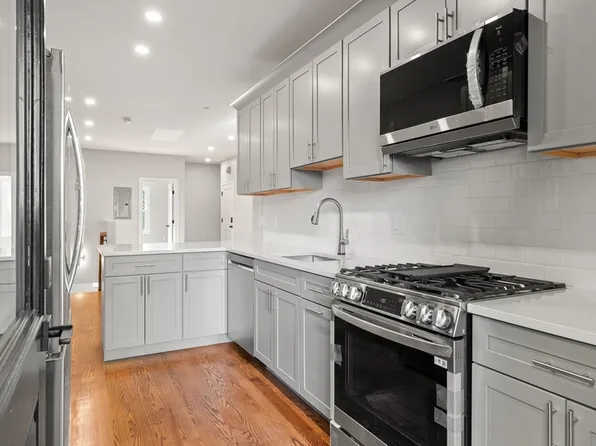316 Princeton St APT 1, Boston, MA 02128