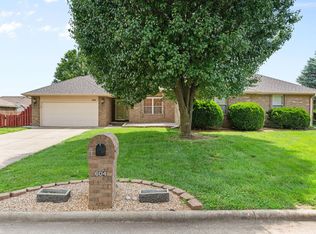 604 N Ellen St, Nixa, MO 65714