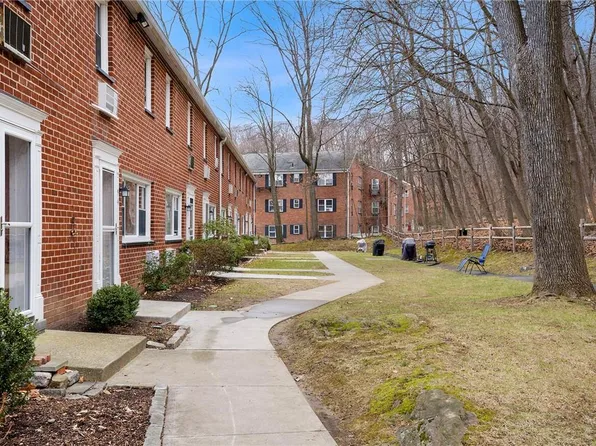 94 Charter Circle #94, Ossining, NY 10562