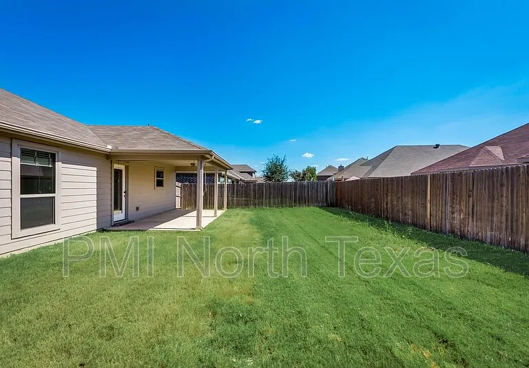 2404 Sun Creek Dr — Photo 21