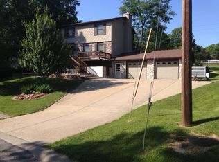 2 Oak Ridge Pond Rd, Hannibal, MO 63401