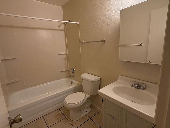 4th image of 604 E Alston St #8