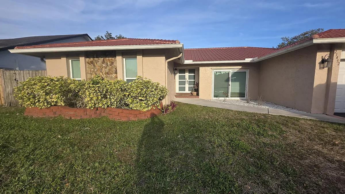 Building Photo - 21452 Woodchuck Ln