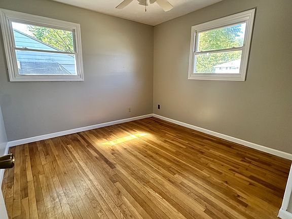 5th image of 5326 Woodbine Ave