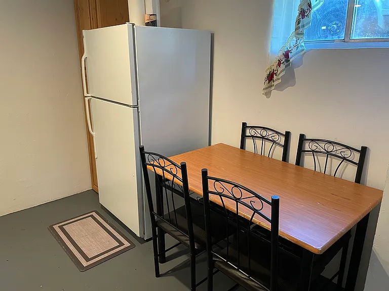 324 S 1 W — Photo 2