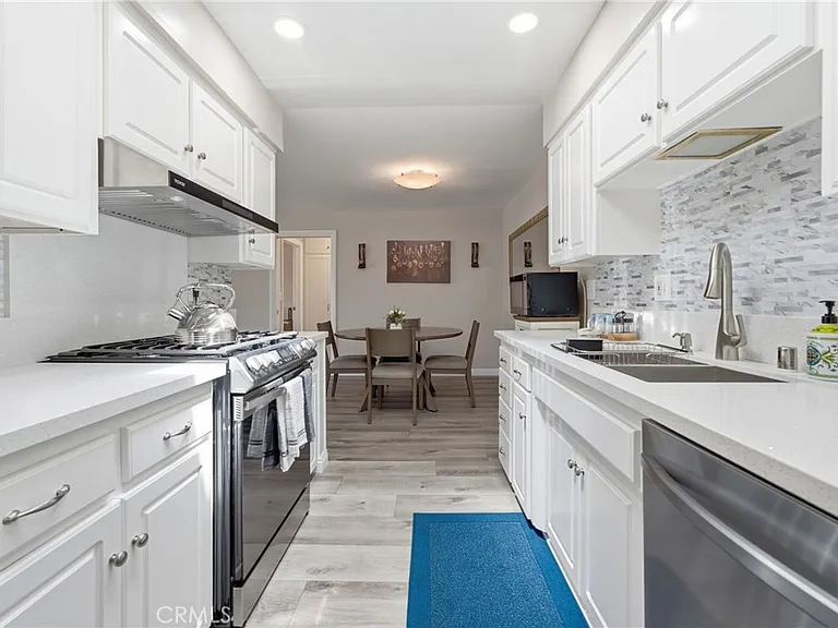 11138 Aqua Vista St #29 — Photo 4