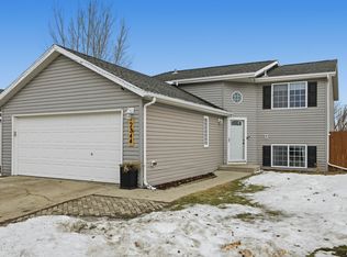 2344 59th Ave S, Fargo, ND 58104