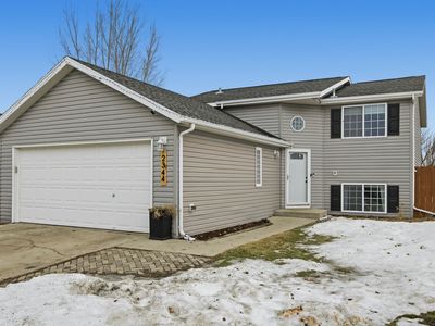 2344 59th Ave S, Fargo, ND, 58104