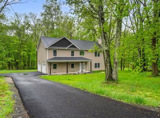 94 Fair Oaks Rd, Middletown, NY 10940