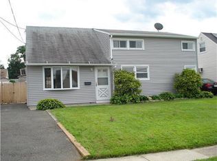 77 Hickory St, Carteret, NJ 07008