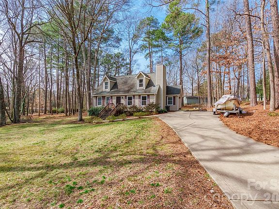 2nd image of 4834 Country Oaks Dr