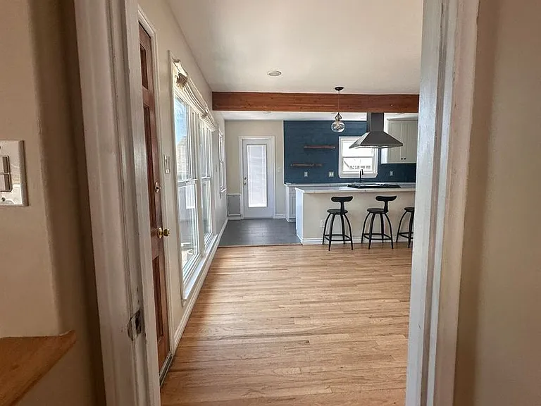 2152 Rexford Dr — Photo 9