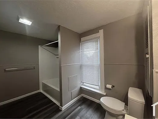 1390 W Woodruff Ave — Photo 5