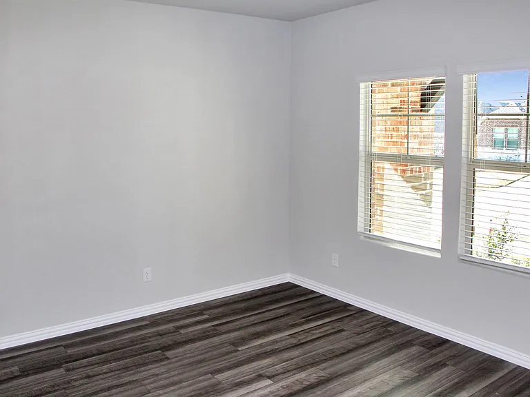 1602 Lannon Ln — Photo 11
