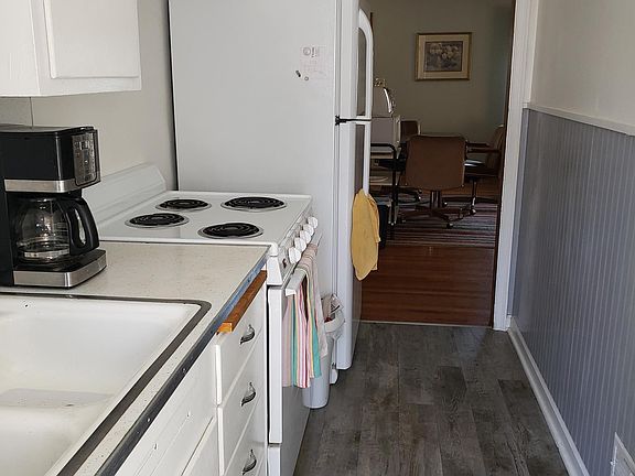 4th image of 1901 South St #1