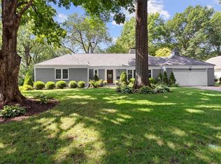 9608 Manor Rd, Leawood, KS 66206