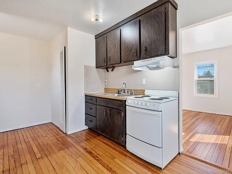 500 5th Ave #UPPER 2ND FLOOR — Photo 13