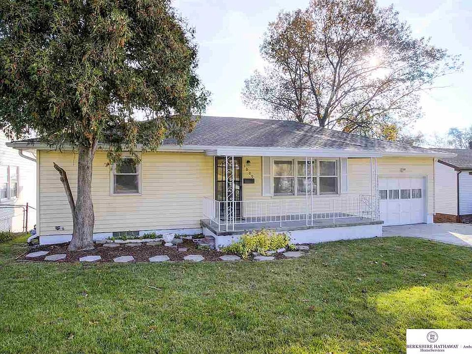 1st image of 1009 Parkway Dr