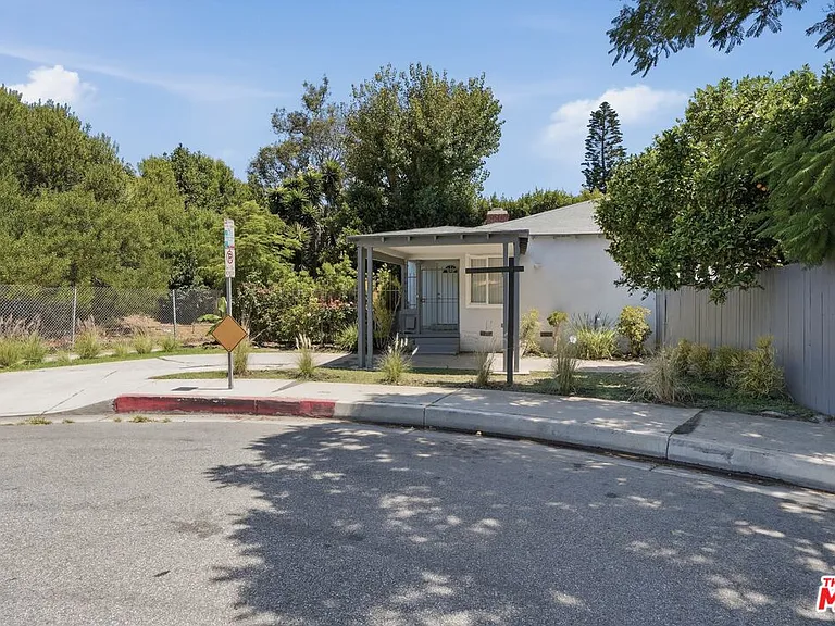 2938 Kansas Ave — Photo 4