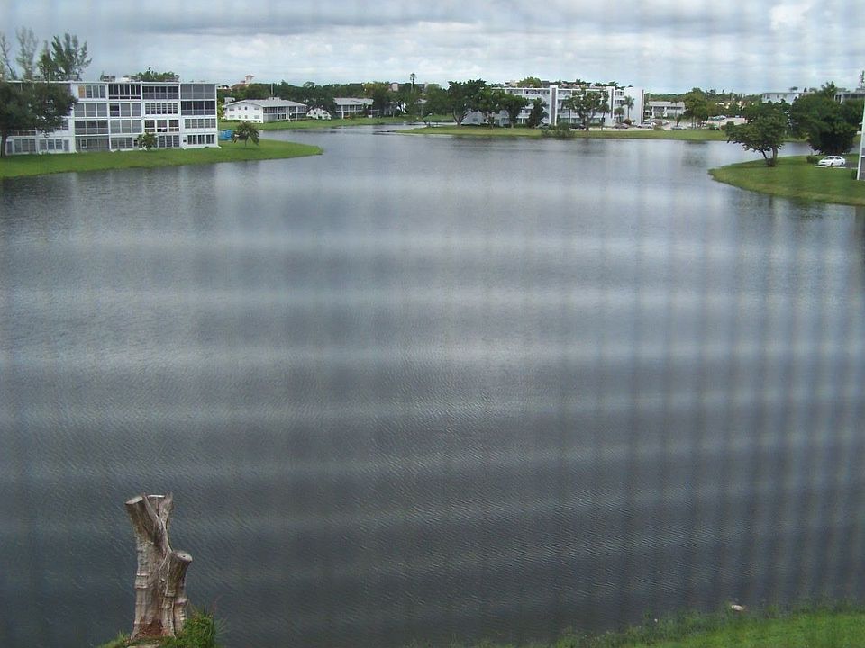 ..Fabulous Lake View.. From Enclosed Florida Room...