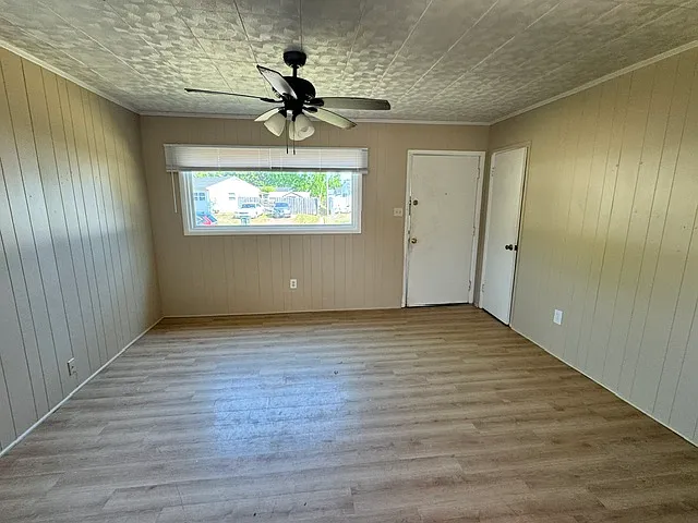 1802 Moger Dr — Photo 2