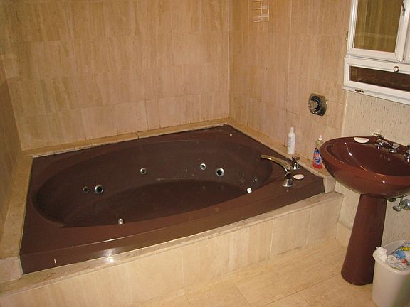 5th image of 7323 Park Dr E
