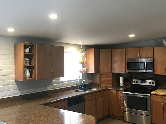 3rd image of 3044 W Bartlett Pl