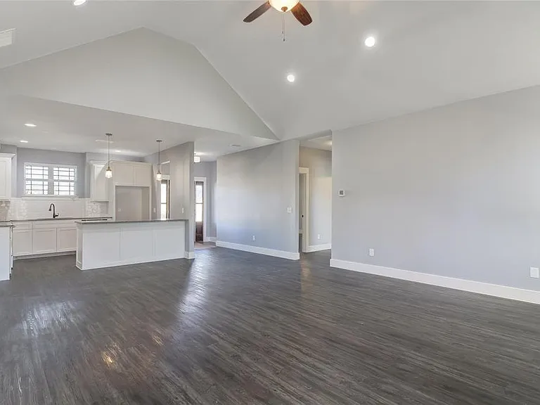 107 Byrom Ct — Photo 5