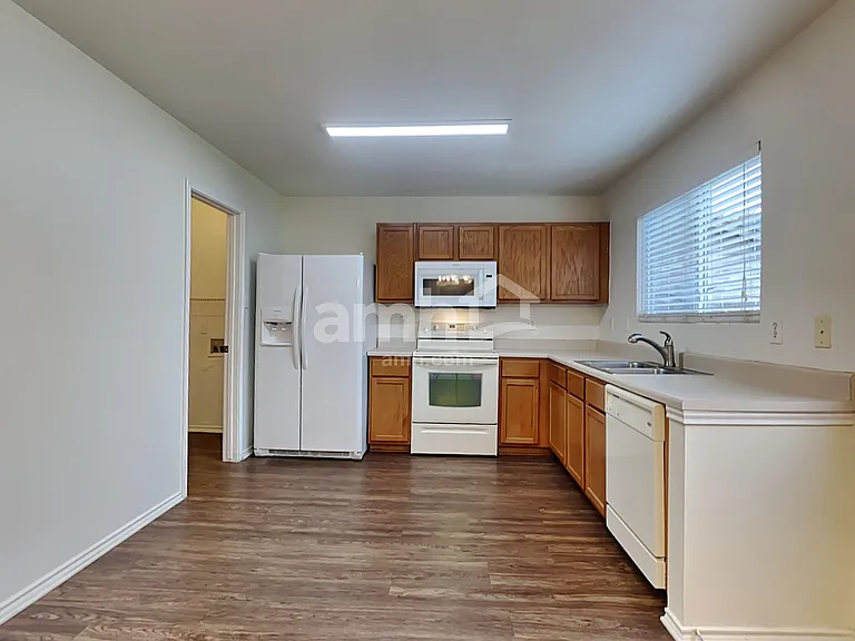 142 Blue Juniper — Photo 3