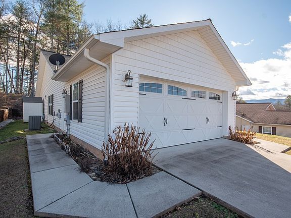 2nd image of 202 W Coventry Dr