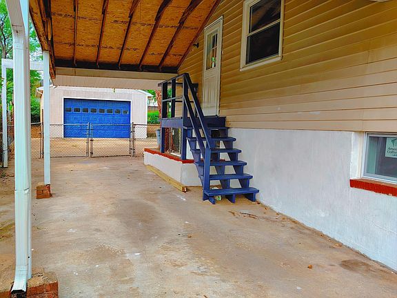 4th image of 1326 E Longview Dr