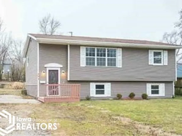 403 E 27th St S, Newton, IA 50208