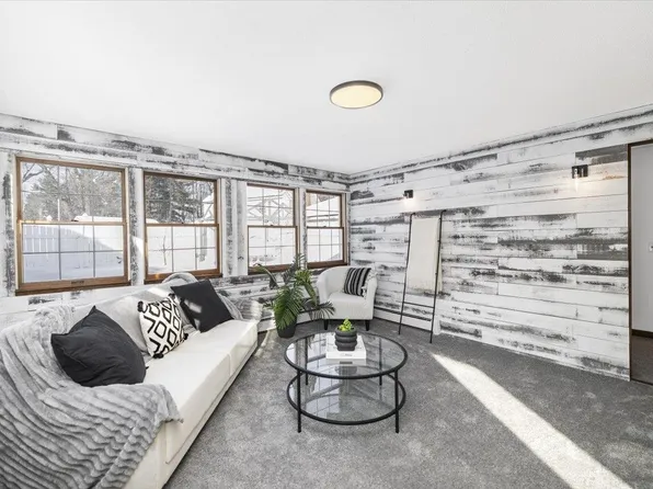 89 Summerside Avenue, Manchester, NH 03102