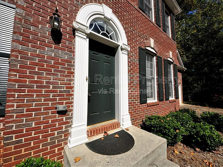 7115 Red Fox Ln — Photo 2