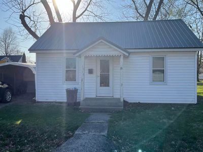 1015 N Jefferson St, Salem, IL, 62881