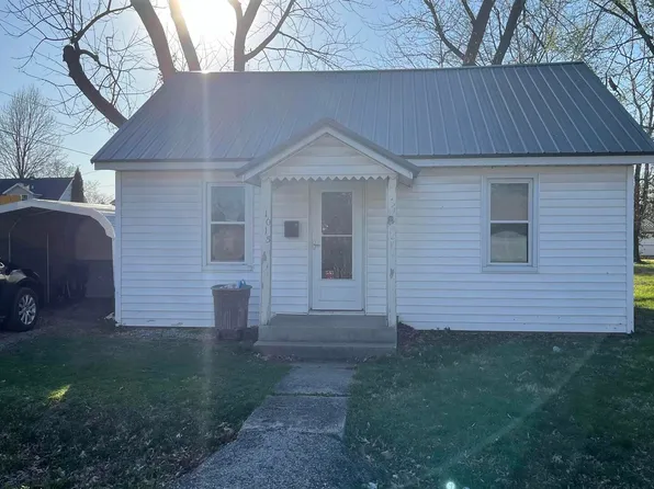 1015 N Jefferson St, Salem, IL 62881
