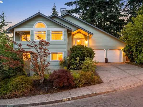 2533 Moon Mountain Dr, Eugene, OR 97403